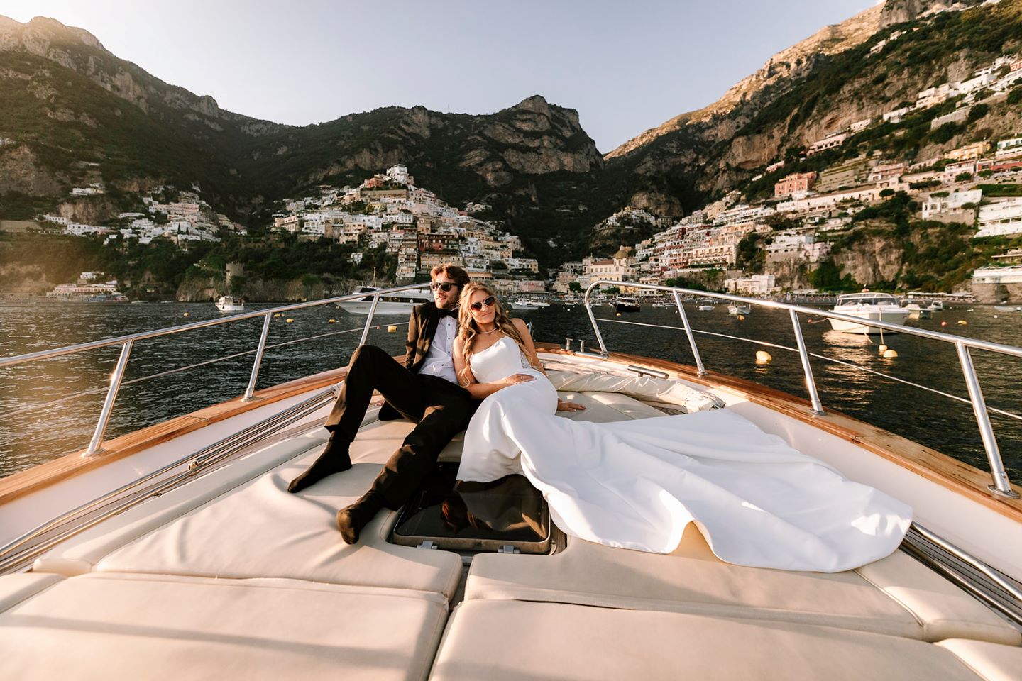 Bride and groom, elopement in Amalfi coast, luxury wedding, Positano