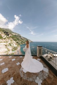 A stunning Elopement in Positano 3 Positano wedding elopement, bride and groom, boat Positano, vintage car Positano, Elopement photographer Amalfi Coast