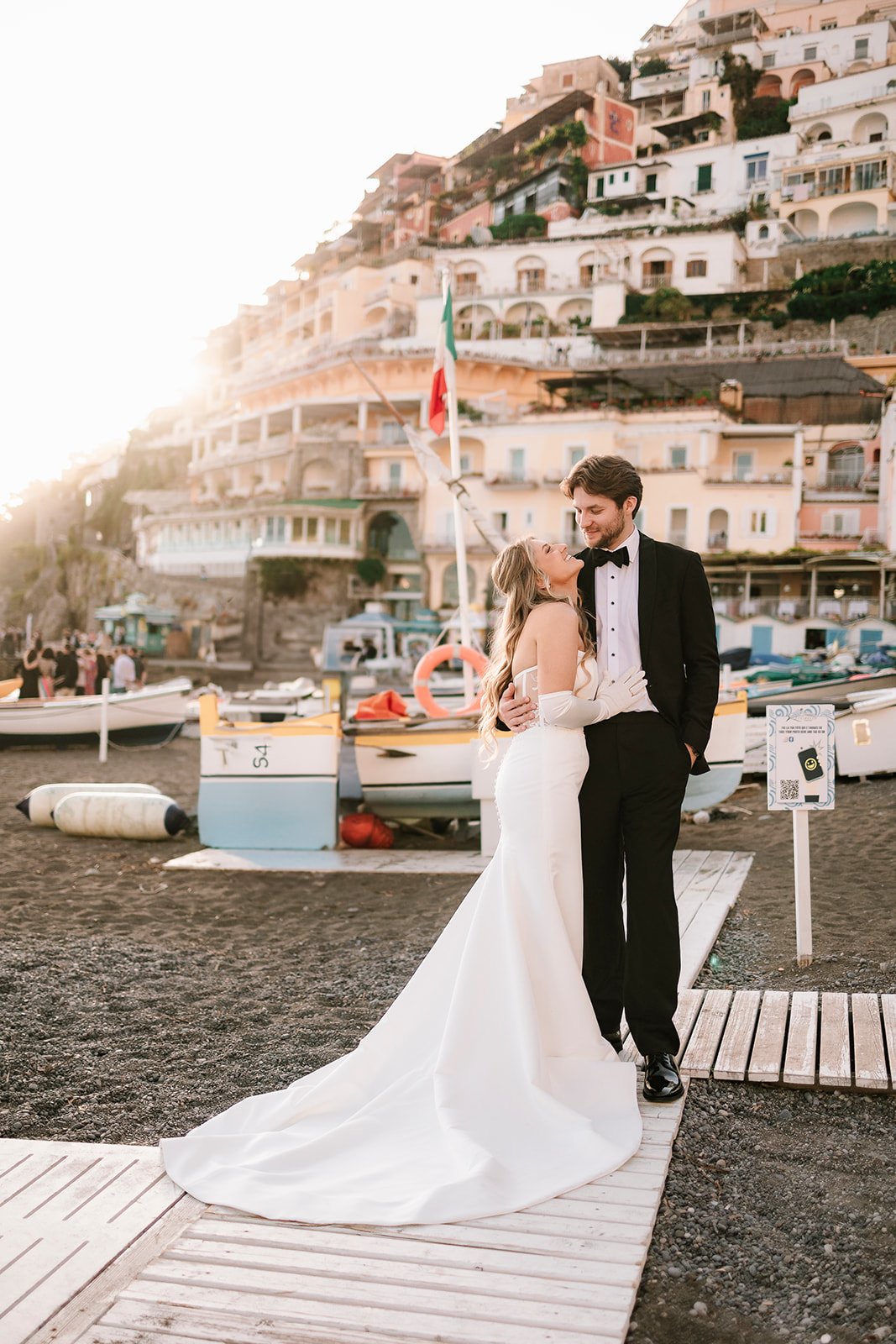 Positano, sunset moment, bride and groom wedidng photos