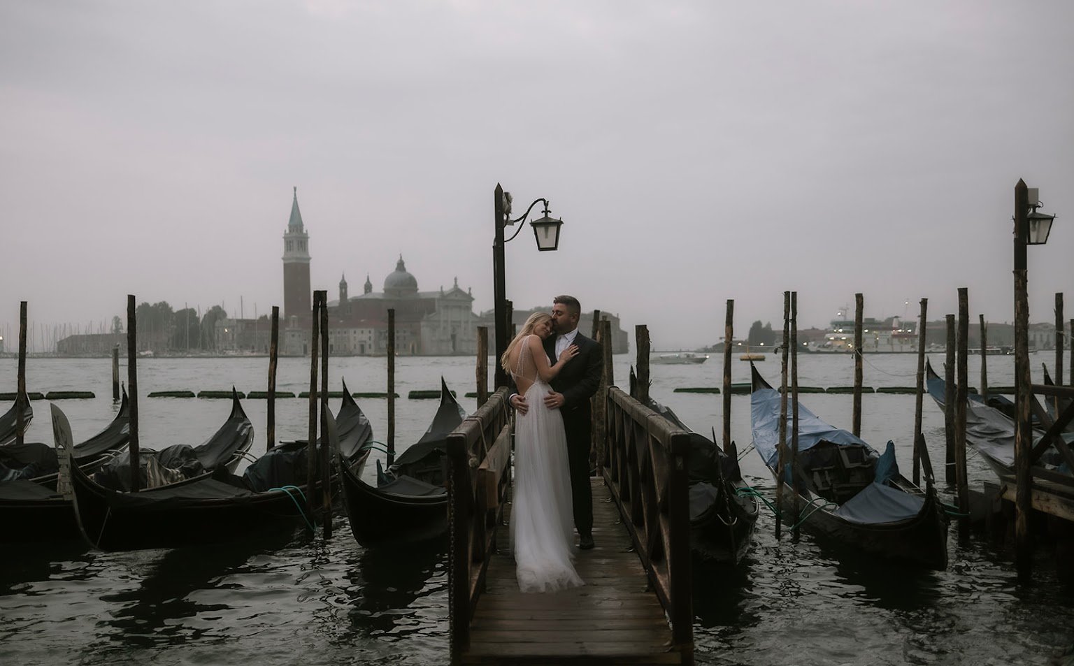 Elopement photographer Italy - Venice
