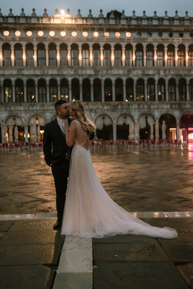 Elopement photographer Italy - Venice