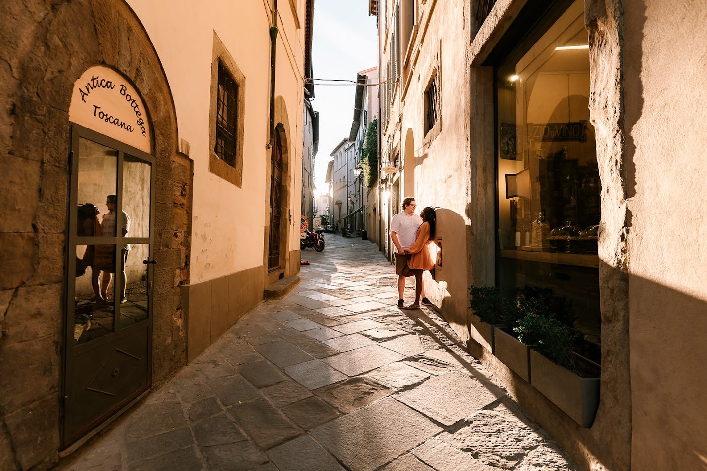 Tuscany engagement photographer