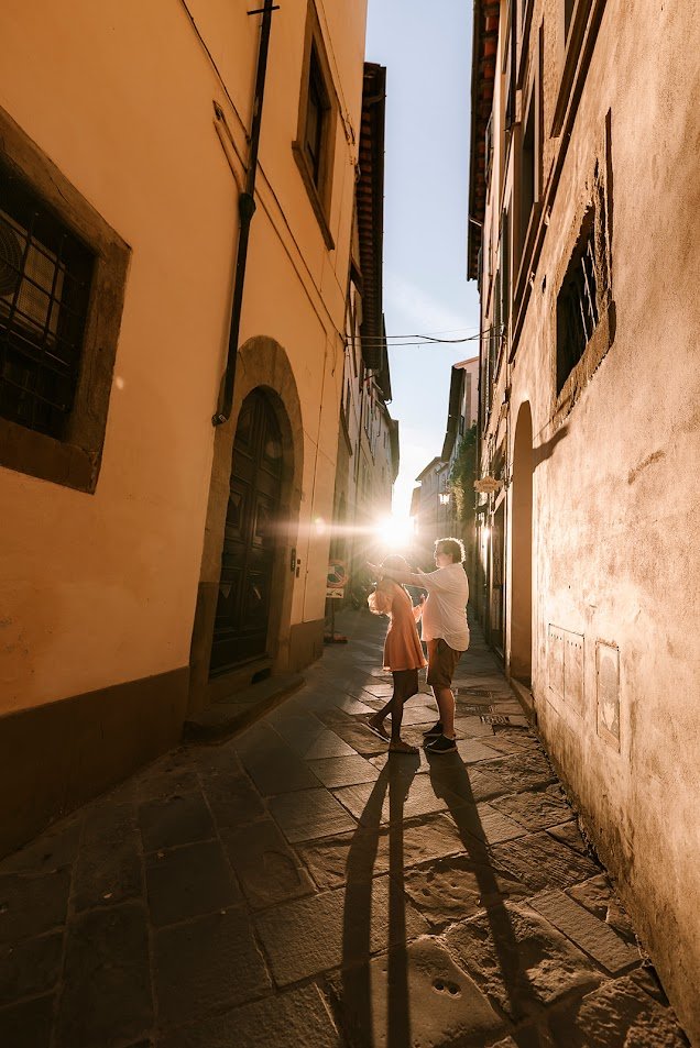 Tuscany engagement photographer