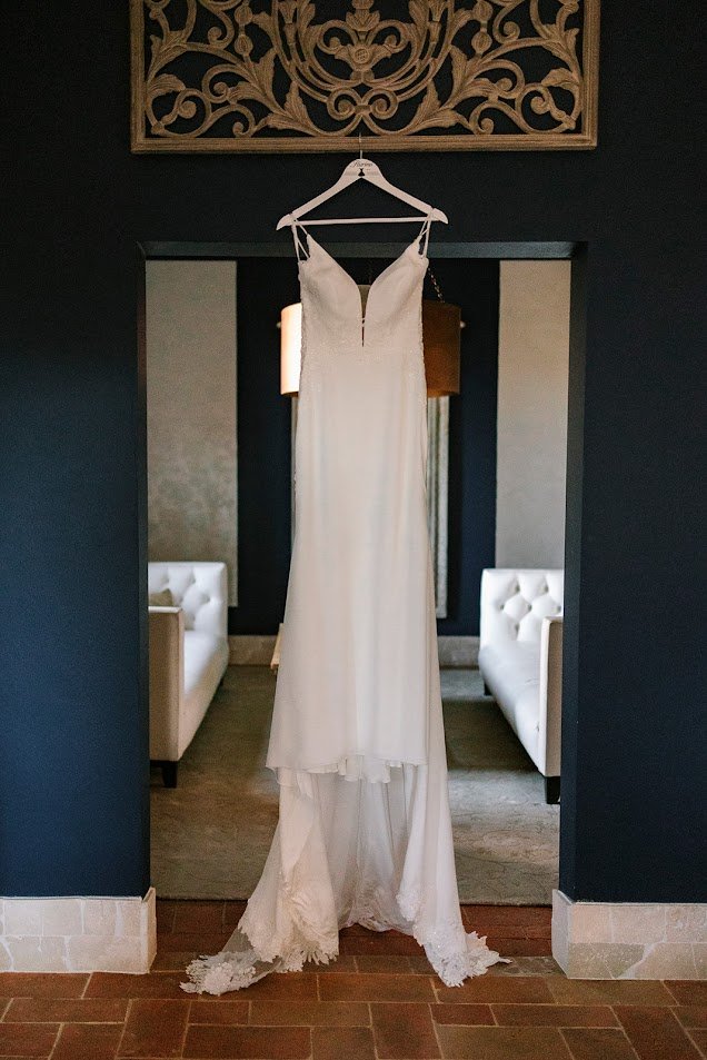 wedding photo Tuscany Italy bridal dress