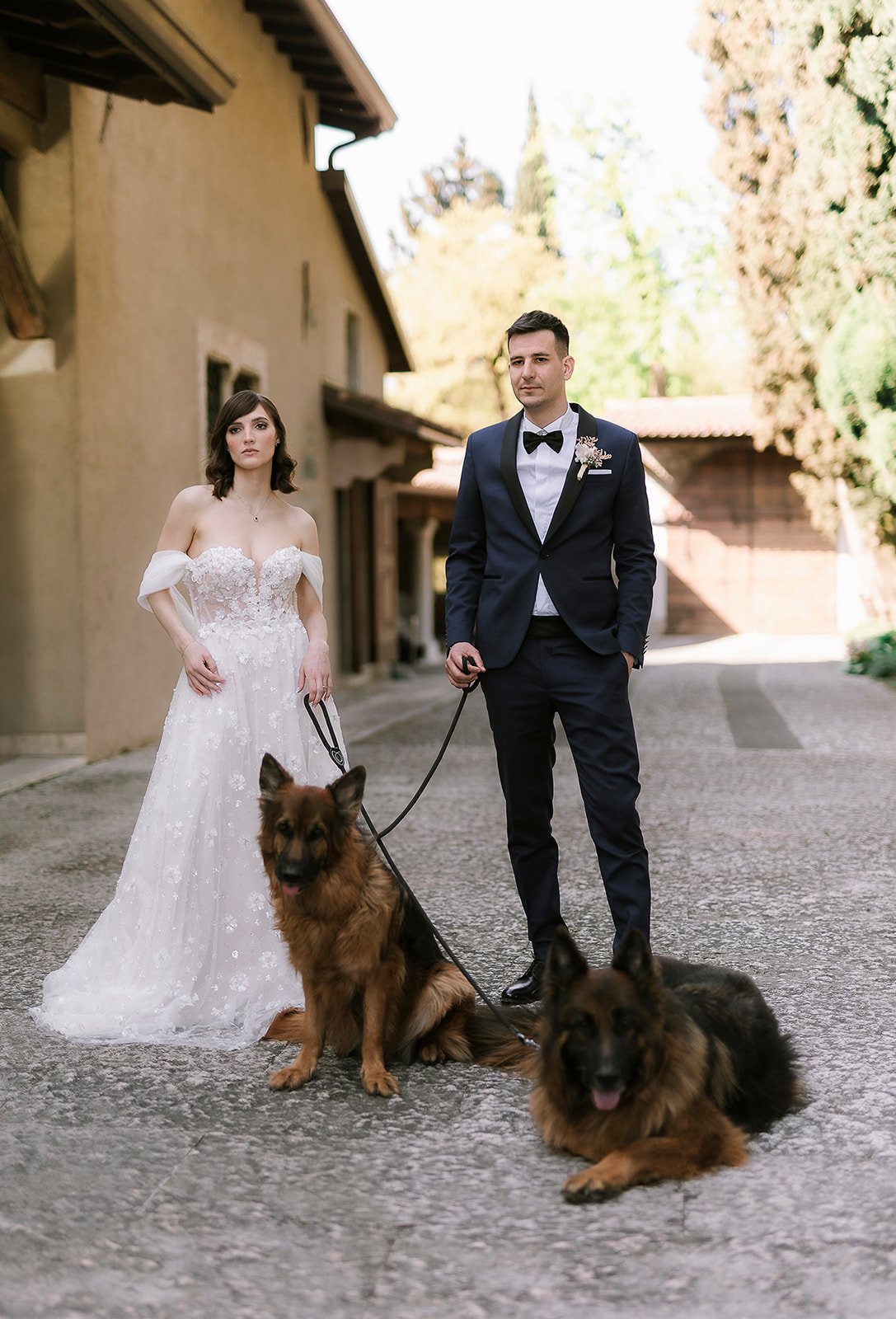 Matrimonio intimo di lusso Lago di Garda - Intimate wedding photographer Italy and Europe - Elopement Photography