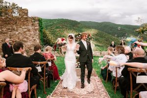 Intimate wedding in Tuscany. Mandala ceremony - ceremony in the garden